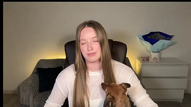 EvaMaddison Adlı Modelin Canlı XXX Sohbeti