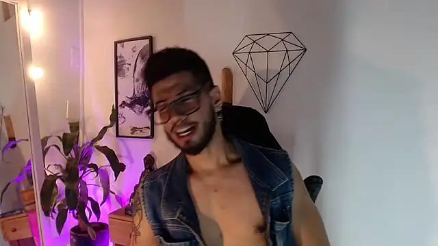 Colby_brown03 Show in webcam