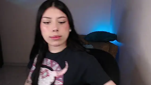 iam_emyのライブXXXチャット