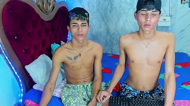 boyswantingplay Chat XXX in diretta