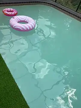 Chat +18 de mangolini_parrocini ao vivo