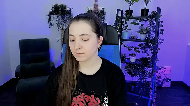 VirtuallVoyant Adlı Modelin Canlı XXX Sohbeti