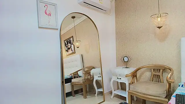 XXX chat uživo modela Miladiosa