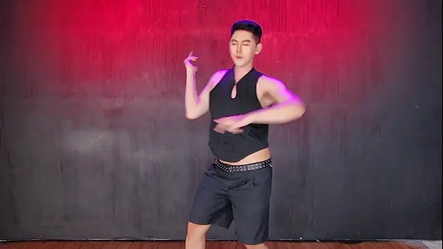 Queen-Vibe Webcamshow