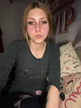 Luna1114 webkamerás műsora