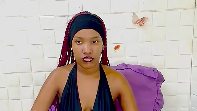 Chatroom XXX en direct de EroticSexyPrada