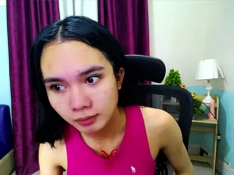 devine_goddess: διαδικτυακό σόου στην κάμερα