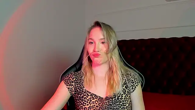 Chatroom XXX en direct de ElaraVoltage