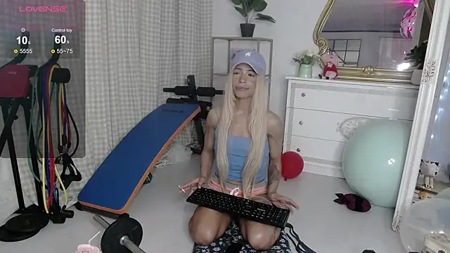 SarahRaynex Adlı Modelin Canlı XXX Sohbeti