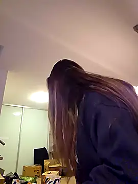 Luna_Lynn Adlı Modelin Canlı XXX Sohbeti