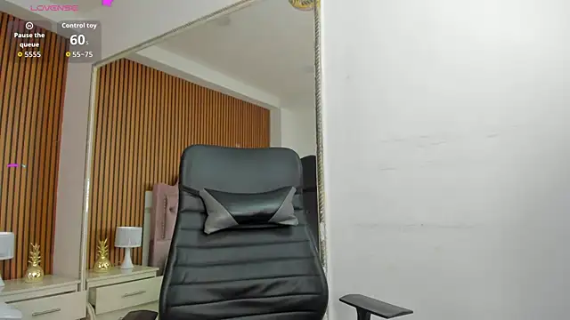 CarolineFyre's Live XXX Chat