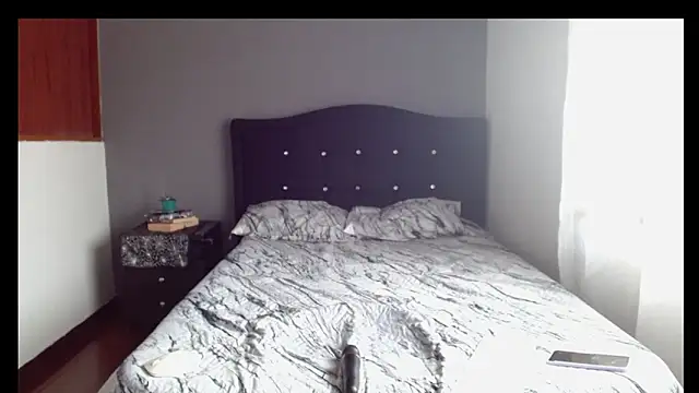 Emilia_1995's Live XXX Chat