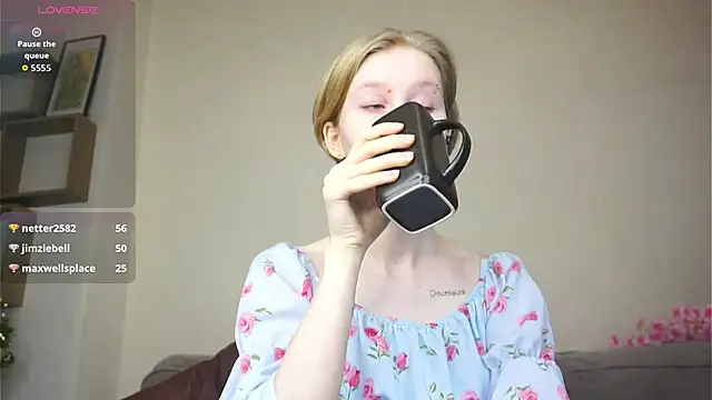 ToyaPletz Chat XXX in diretta