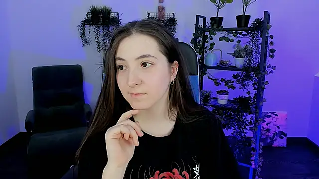 VirtuallVoyant's Live XXX Chat