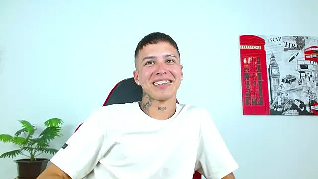 Cumandres18 Chat XXX in diretta