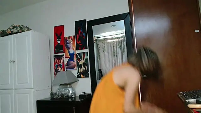 Dama_Scarlata18's Live XXX Chat