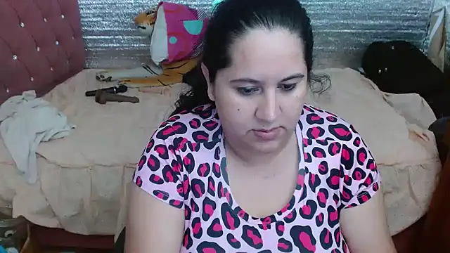 EMILY-NESSA's Live XXX Chat