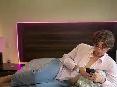 mcklister_kinky_feets: вебкам-шоу