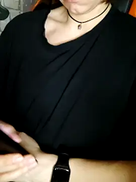 Živý XXX chat Aashikalaa