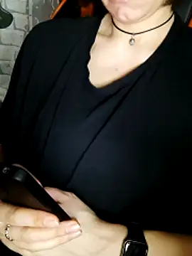 Aashikalaa – Naživo XXX chat