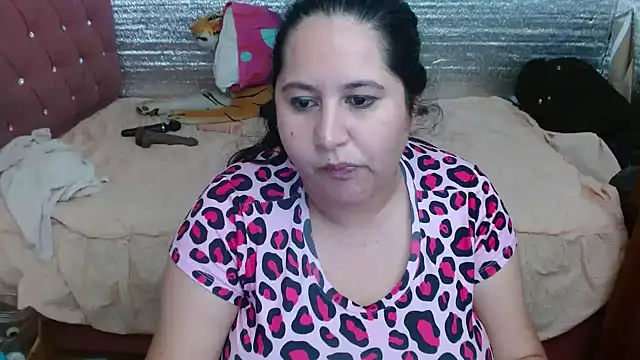 EMILY-NESSA 现场XXX聊天