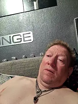 tomtom111111 即時 XXX 聊天