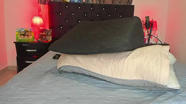 Pokazy przed kamerką – dereck_karter