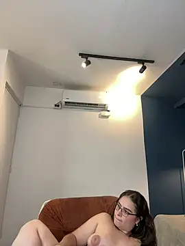 Tayler_Kim Adlı Modelin Canlı XXX Sohbeti