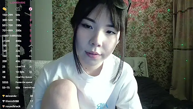 AprilOnilllのライブXXXチャット