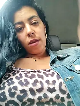 Chat XXX en directo de Luianna