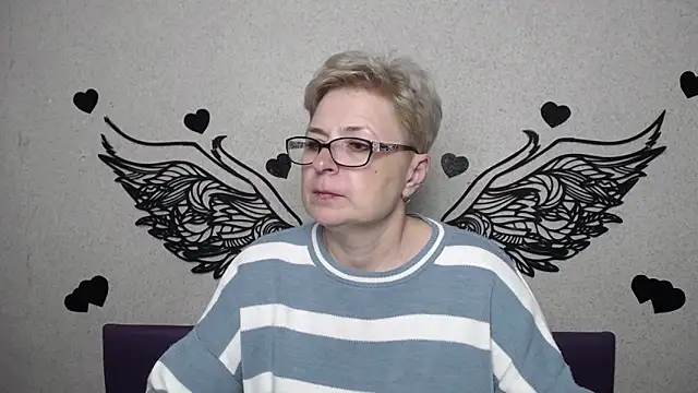 EmiliaGree's Live XXX Chat