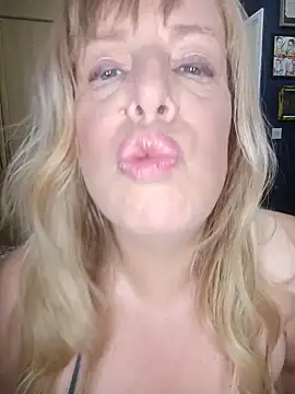 msjuicylucy1982's Live XXX Chat