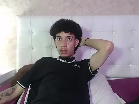 Ryder-Stone Show in webcam