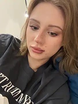 Alisaa_Kisaan Webbikameraesitys