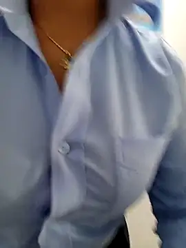 Czat XXX na żywo – MAYE__13