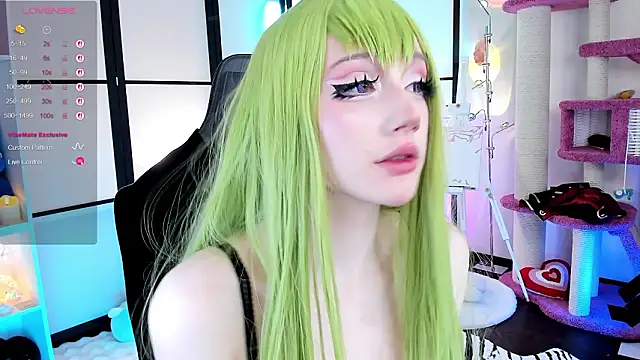 XXX chat uživo modela MilkyCute