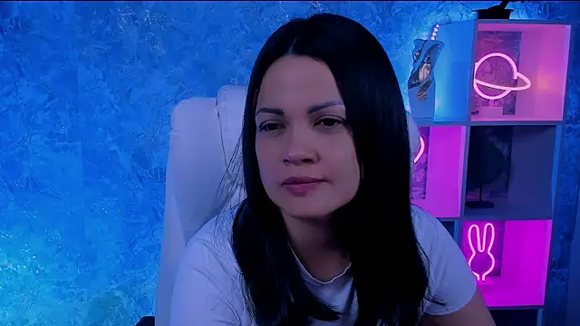 karolina_robinson Adlı Modelin Canlı XXX Sohbeti