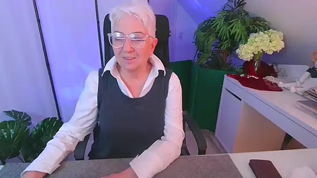 LovelyHelena Adlı Modelin Canlı XXX Sohbeti