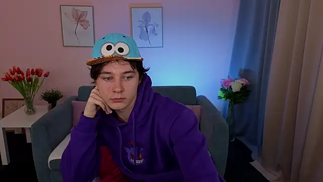 KevinStrike: вебкам-шоу