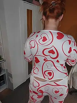 GingerFoxy Show in webcam