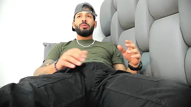 Thiagogomez: διαδικτυακό σόου στην κάμερα