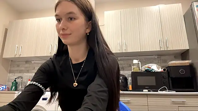 LaraDraggoo live XXX chat