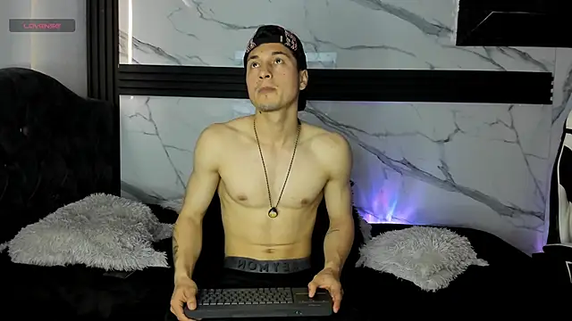 ThiagoFerrero_Hot Webcamshow