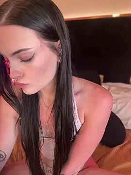 Pertunjukan Kamera Web KarissaChantelle