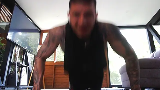 Pokazy przed kamerką – Shane_Clay