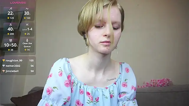 ToyaPletz's Live XXX Chat