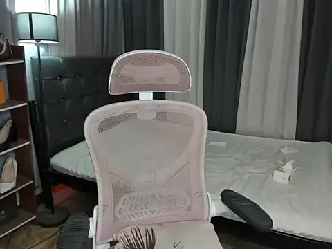 TinyCock_Rein élő XXX-chatje