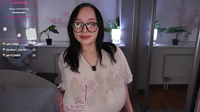 HannaHayles Adlı Modelin Canlı XXX Sohbeti