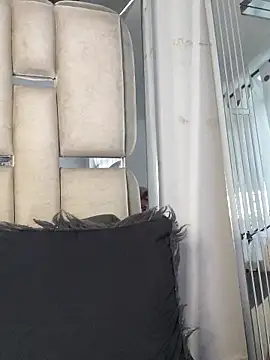 Chatroom XXX en direct de chelaqueen_