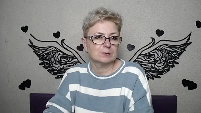 EmiliaGree's Live XXX Chat